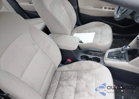 2018 Hyundai Elantra Se из США, поврежденный, VIN 5NPD74LF9JH394915